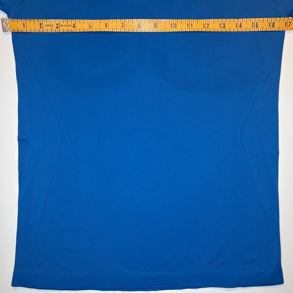 Women’s Athleta Momentum Seamless Tee Mesh Panels Stretch Breathable Sz. S - Picture 13 of 13
